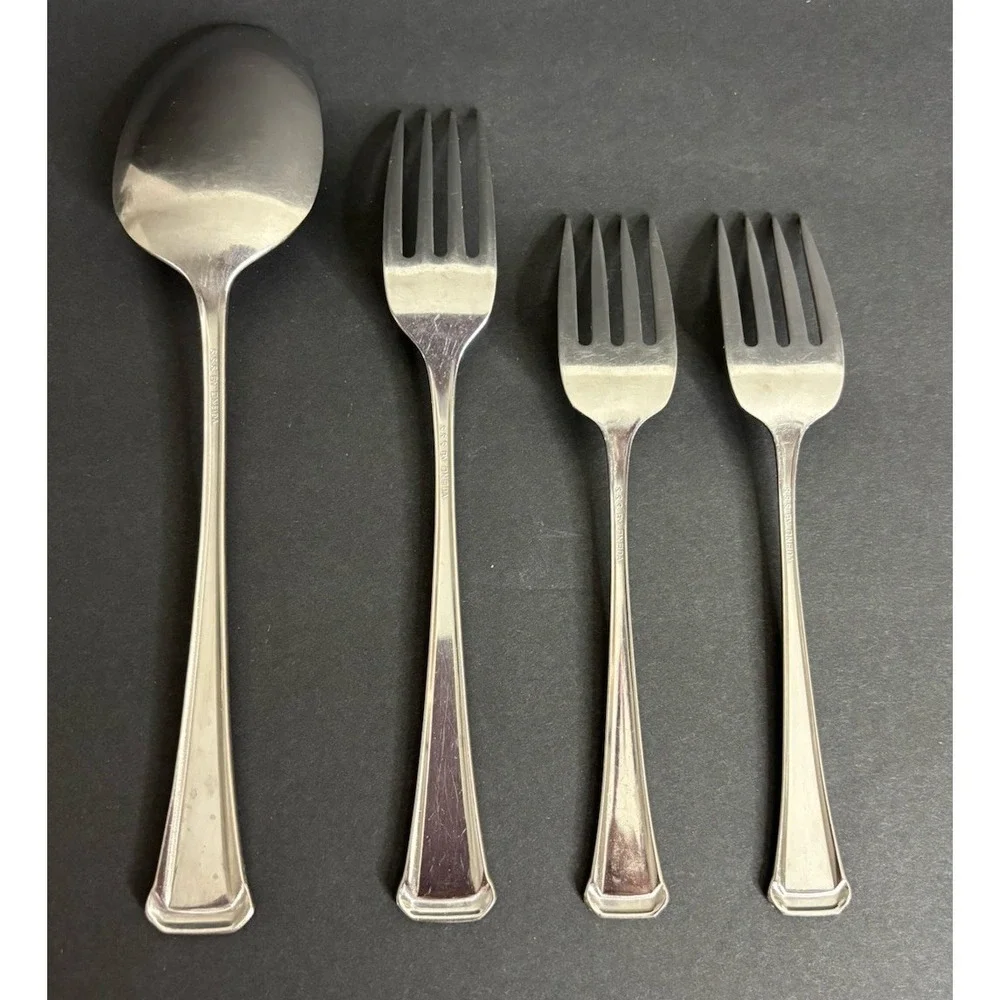 4 Oneida Maestro St. Leger Pieces 1 Dinner Fork 2 Salad Forks 1 Tablespoon